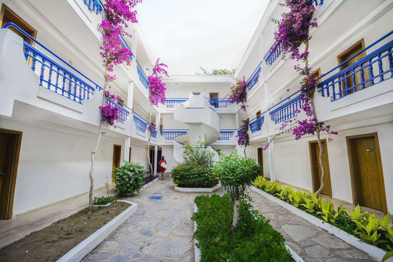 LADONIA HOTELS BLUE WHITE - pic #3